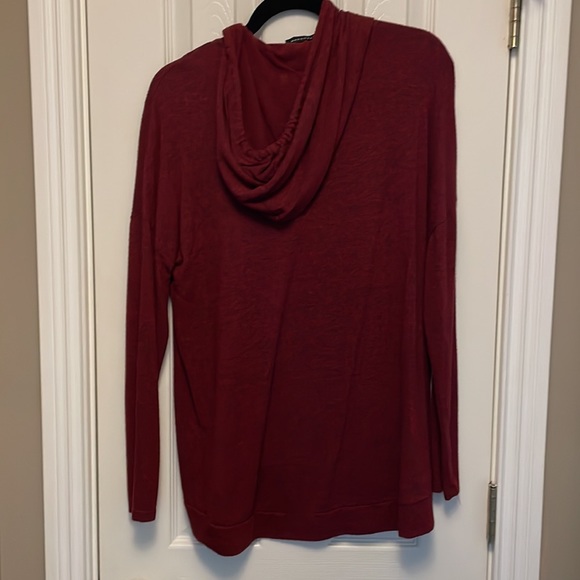 Small women’s boutique tunic sweater - Picture 2 of 3